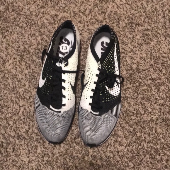 Nike Flyknit Racers - Picture 1 of 3
